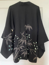 Load image into Gallery viewer, Silk haori
